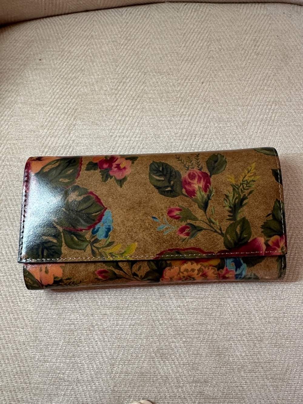 Patricia Nash Multi‑Color Floral Leather Clutch Wallet - Picture 4 of 11